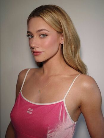 Full leaked Lili reinhart page private onlyfans photo