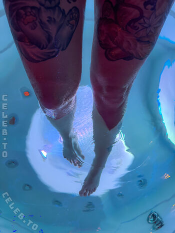 Full leaked Loonakia private onlyfans photo